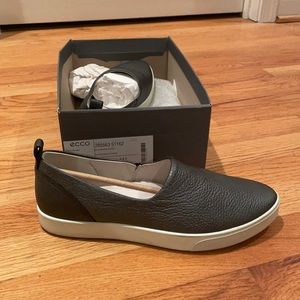 Ecco Gillian Women’s Slip-On Sneaker